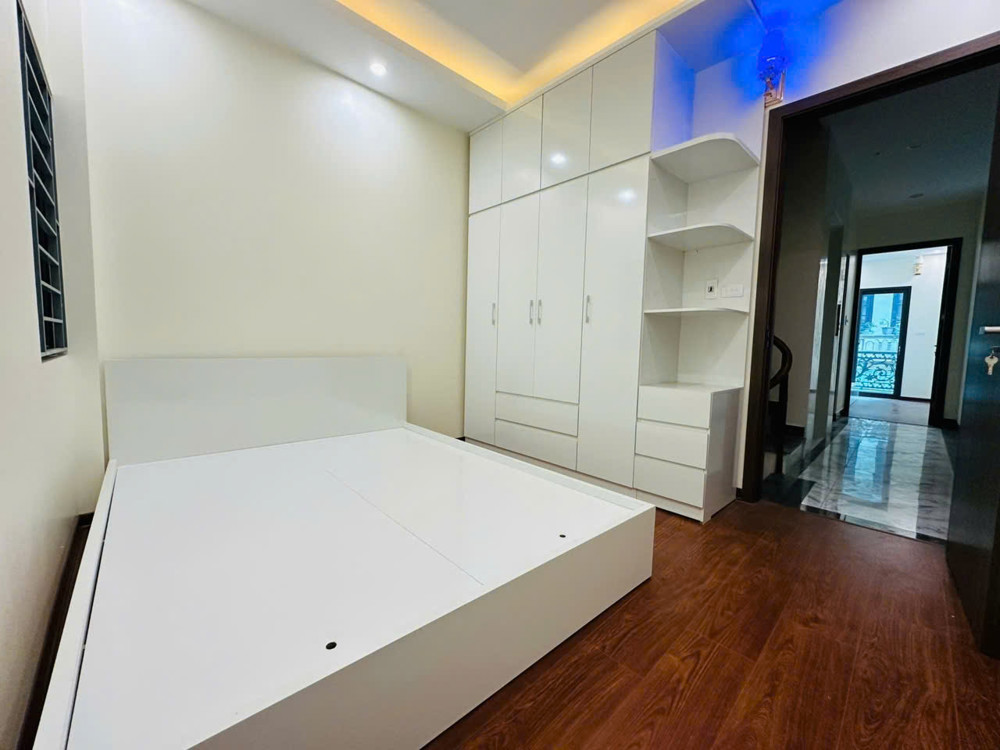 Giảm Sốc 2 Tỷ - Nhà Phú Diễn Phân Lô Ô Tô Đỗ Cửa, 40M Ra Mặt Phố Ô Tô Tránh, Thang Máy - Chỉ 10 Tỷ