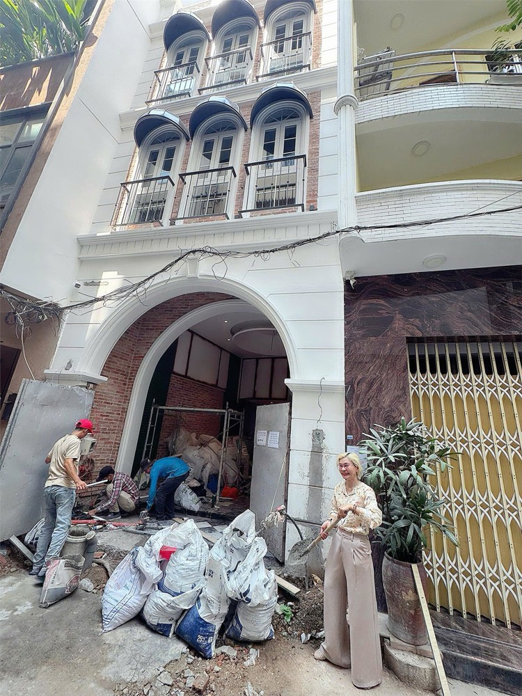 Chủ Nhà Dễ Thương Cần Bán Nhà Mặt Tiền Hẻm Xe Hơi, Đường Thủ Khoa Huân, Quận 1 - 100M2 Chỉ 29 Tỷ 