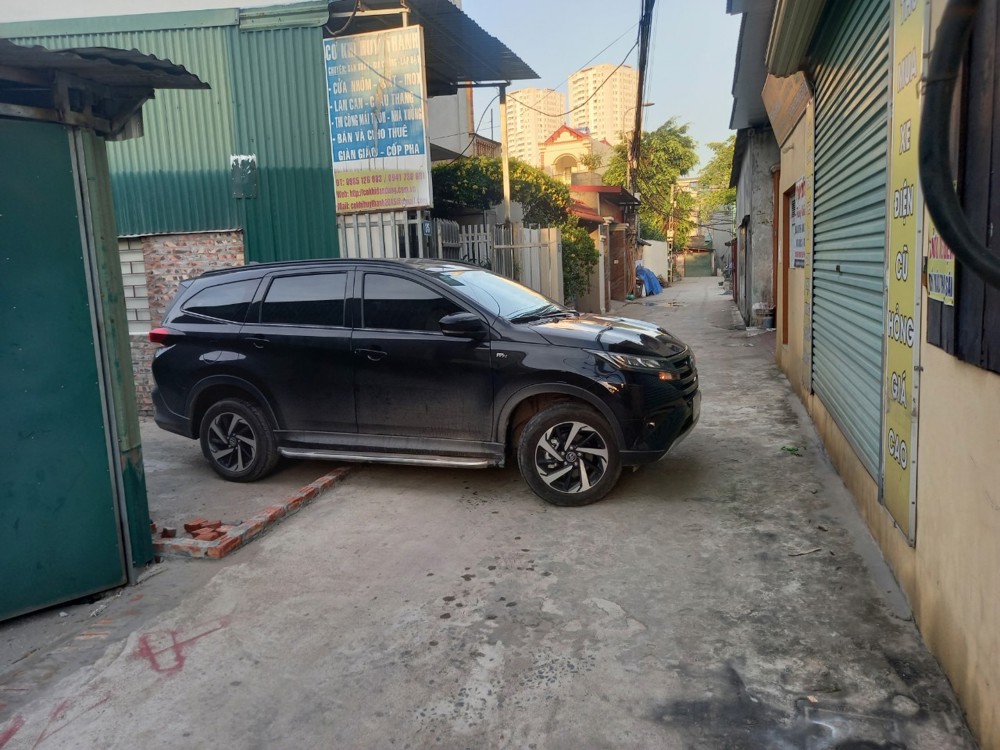 Hàng Đẹp Không Chờ Người Chậm