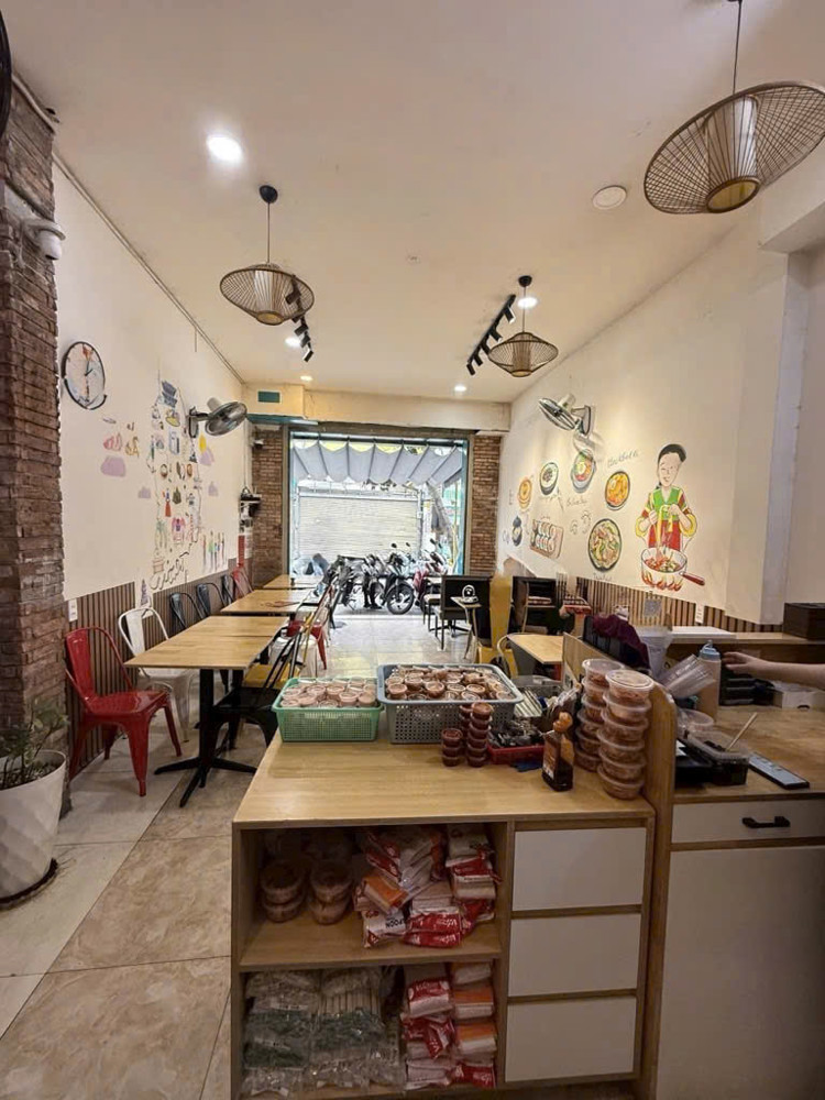 Mặt Tiền Ngay Lạc Long Quân 80M2 3 Tầng Dòng Tiền 400Tr Năm Nhỉnh 12 Tỷ Xíu