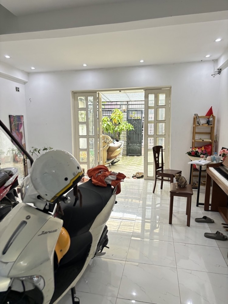 [L2492*] Mặt Tiền 150M2 Sát Phạm Văn Đồng, Chỉ 11.X Tỷ