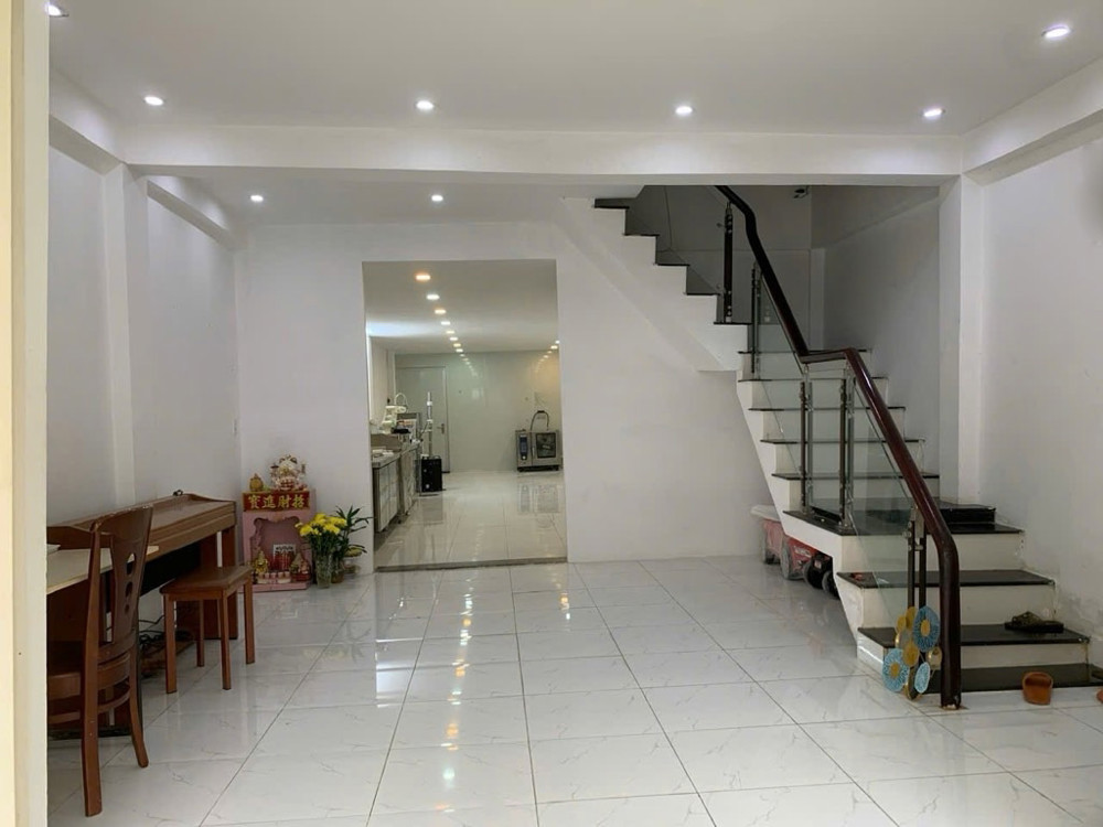 [L2492*] Mặt Tiền 150M2 Sát Phạm Văn Đồng, Chỉ 11.X Tỷ