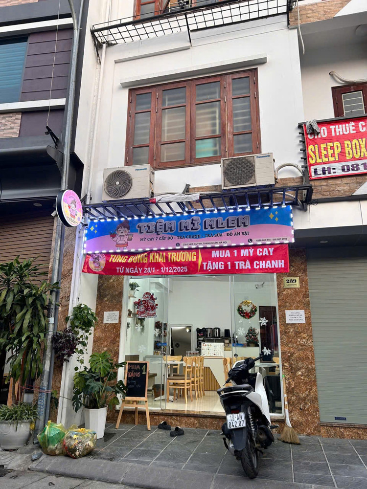 Sang Nhượng Gấp Quán Mì Cay Mặt Phố Chùa Quỳnh – Hai Bà Trưng, Hà Nội