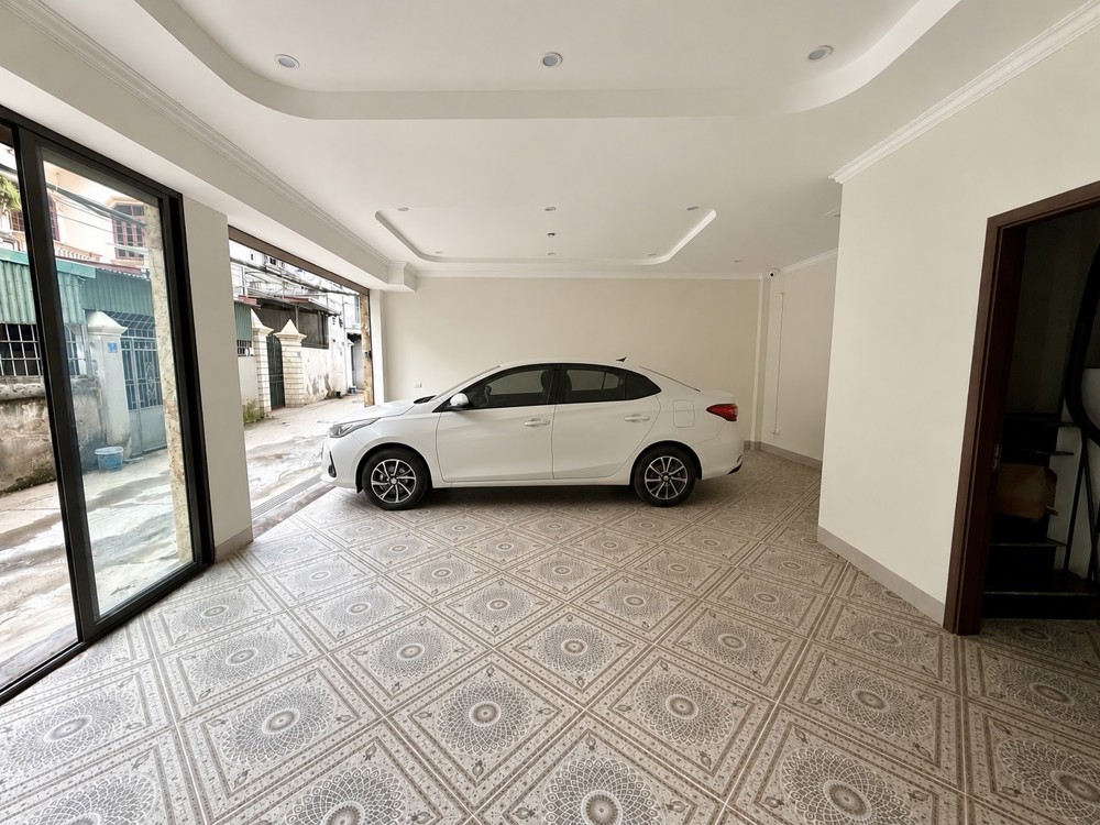 Bán Nhà Trung Tâm Cổ Linh – 60M² X 6 Tầng – Gara Ô Tô – Thang Máy , Gần Hồ Điều Hoà , Công Viên