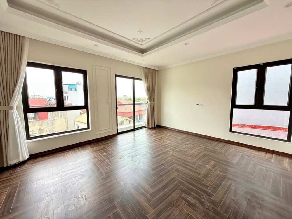 Bán Nhà Trung Tâm Cổ Linh – 60M² X 6 Tầng – Gara Ô Tô – Thang Máy , Gần Hồ Điều Hoà , Công Viên