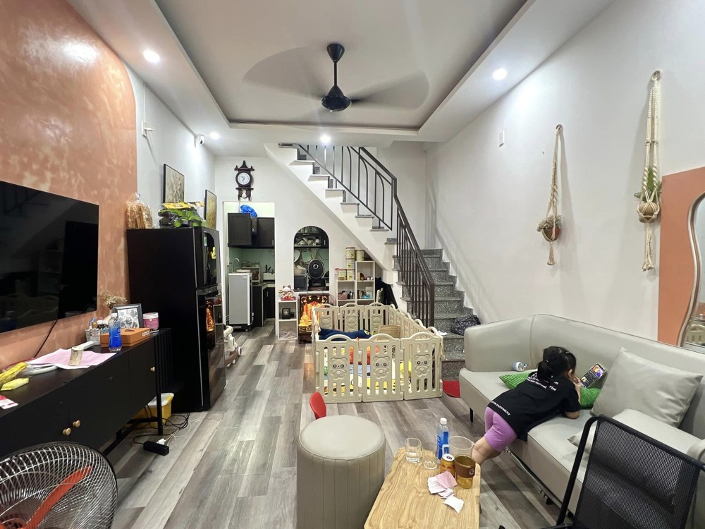 ► K Hoàng Diệu Gần Nguyễn Hoàng, 33M2, 2 Tầng Sạch Đẹp, 2Pn 2Wc, Sổ Hoàn Công, 2.X Tỷ