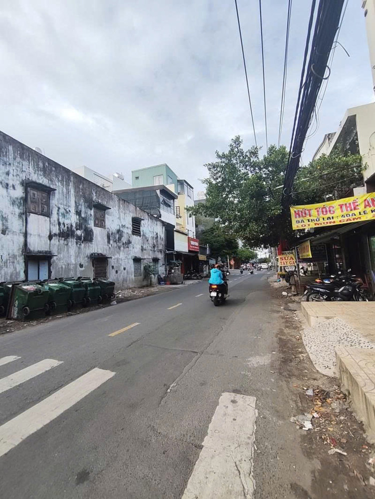 Bán Nhà Mặt Tiền Cao Văn Ngọc - Gần Âu Cơ, Khuông Việt, 8,1X19m, 2 Tầng Cũ, Sổ A4, 17,8 Tỷ