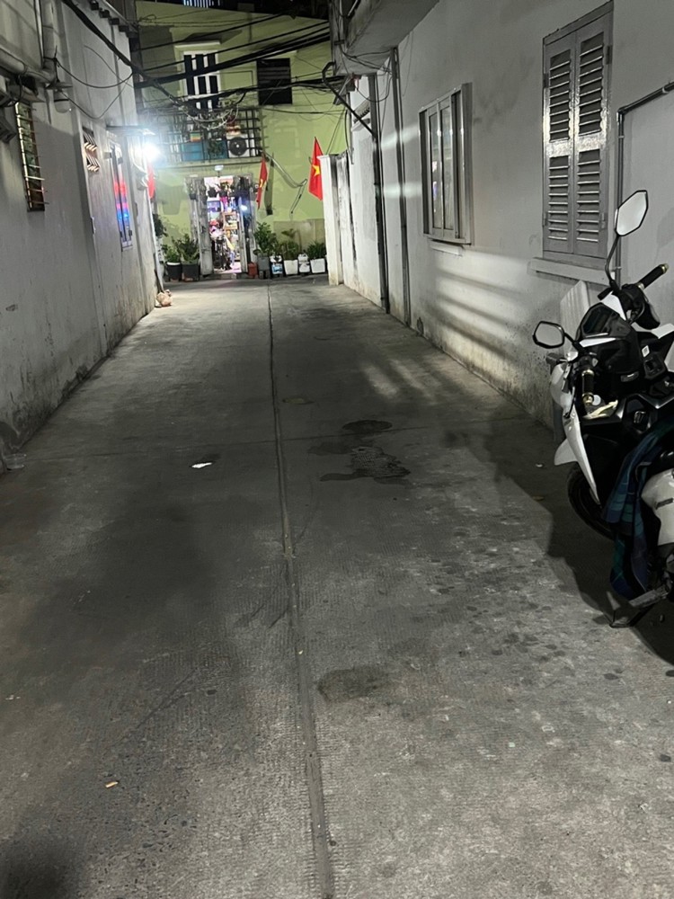 [T2519*] Nhà 3 Mặt Tiền Hẻm Xe Hơi Sát Chợ Bà Chiểu - Giá 5.X Tỷ