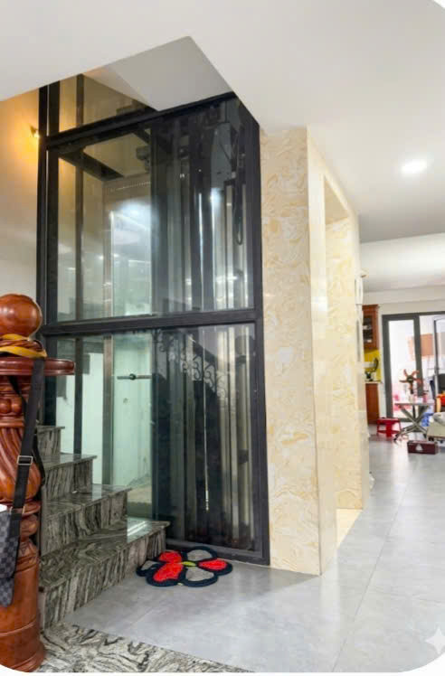 Bán Nhà Đường 8M 5 Tầng Gần 90M2 Thang Máy Trịnh Đình Trọng Tân Phú Nhỉnh 12 Tỷ Xíu