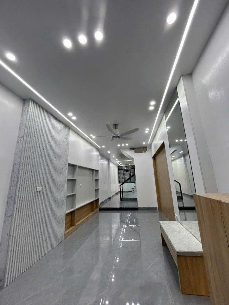 Bán Nhà Đẹp Trung Tâm Trần Lãm – 4 Phòng Ngủ Master – Giá 4,X Tỷ