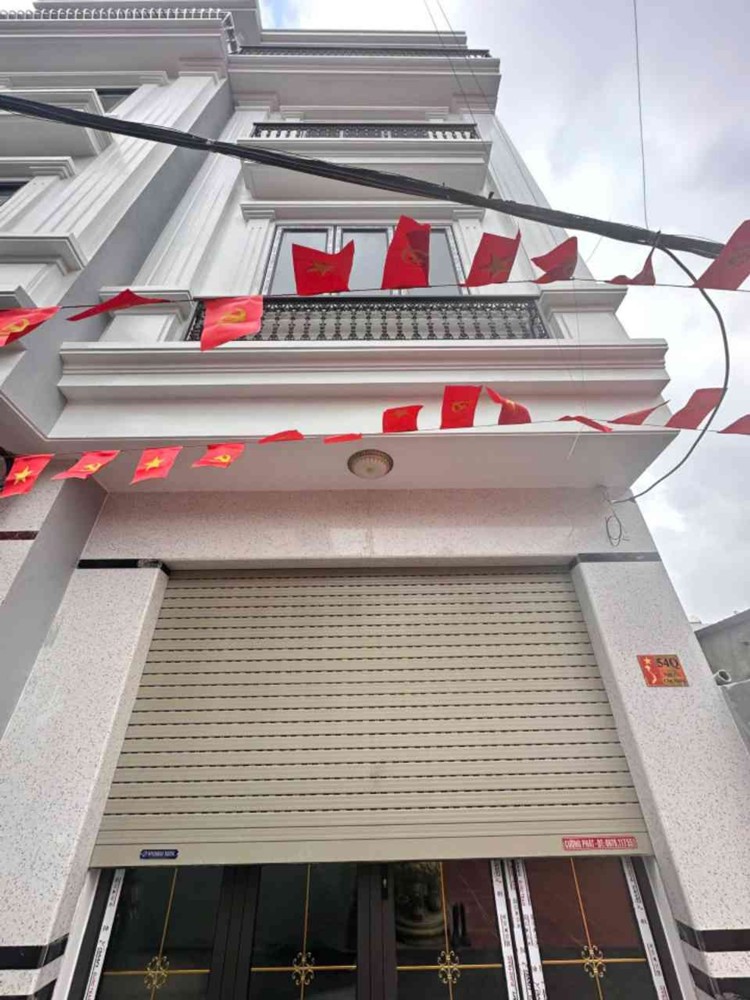 Nhà Đẹp Chợ Hàng, Ô Tô Đỗ Cửa, Bãi Đỗ Xe Ngay Trước Nhà