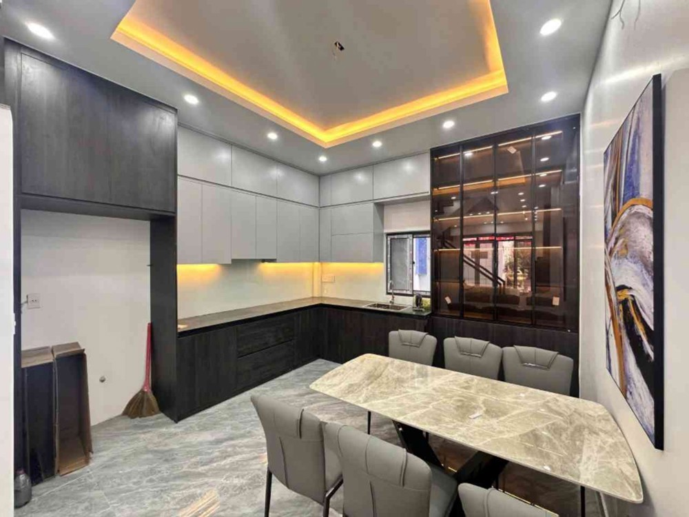 Nhà Đẹp Chợ Hàng, Ô Tô Đỗ Cửa, Bãi Đỗ Xe Ngay Trước Nhà