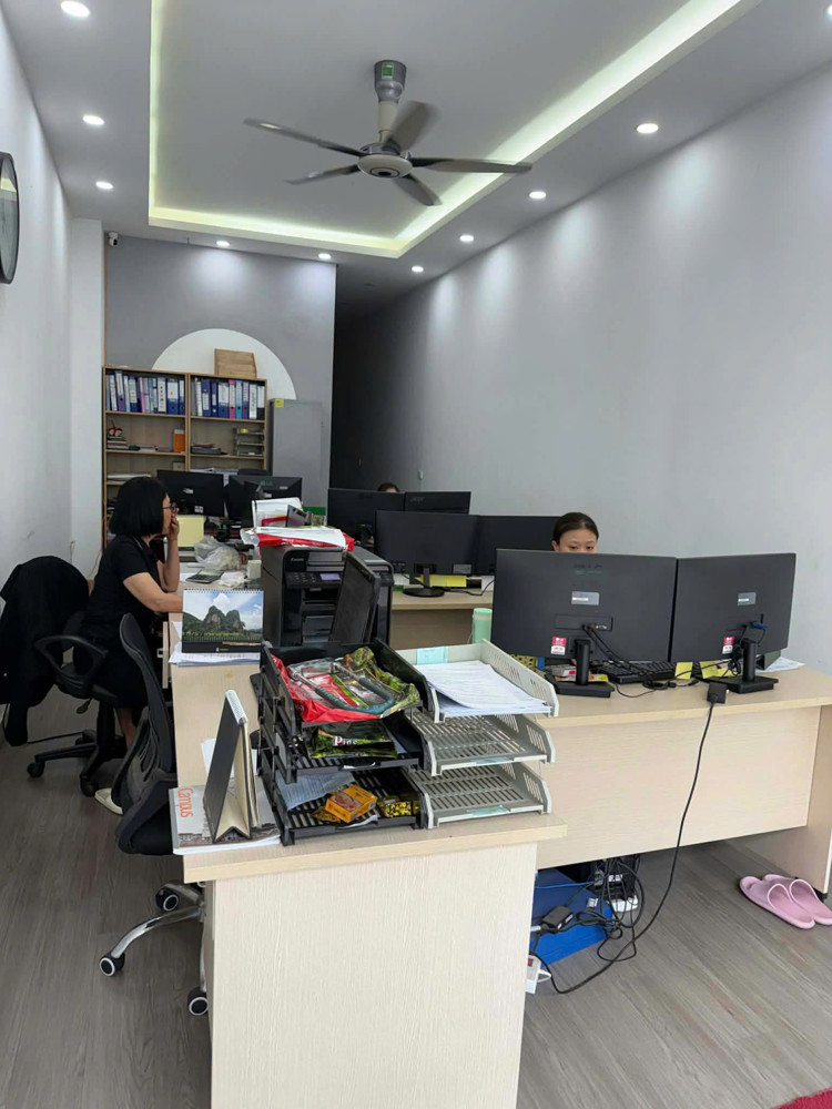 Cho Thuê Nhà 5 Tầng Mặt Phố Kinh Doanh Mễ Trì Hạ , Hà Nội, Thuê Nguyên Căn Hoặc Từng Tầng
