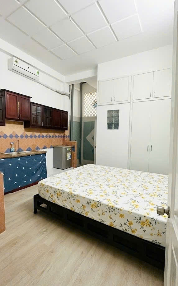 Nhà 4 Tầng Hoàng Việt, Quận Tân Bình, Dt 4 X 15.5M (63 M2), 12.9 Tỷ