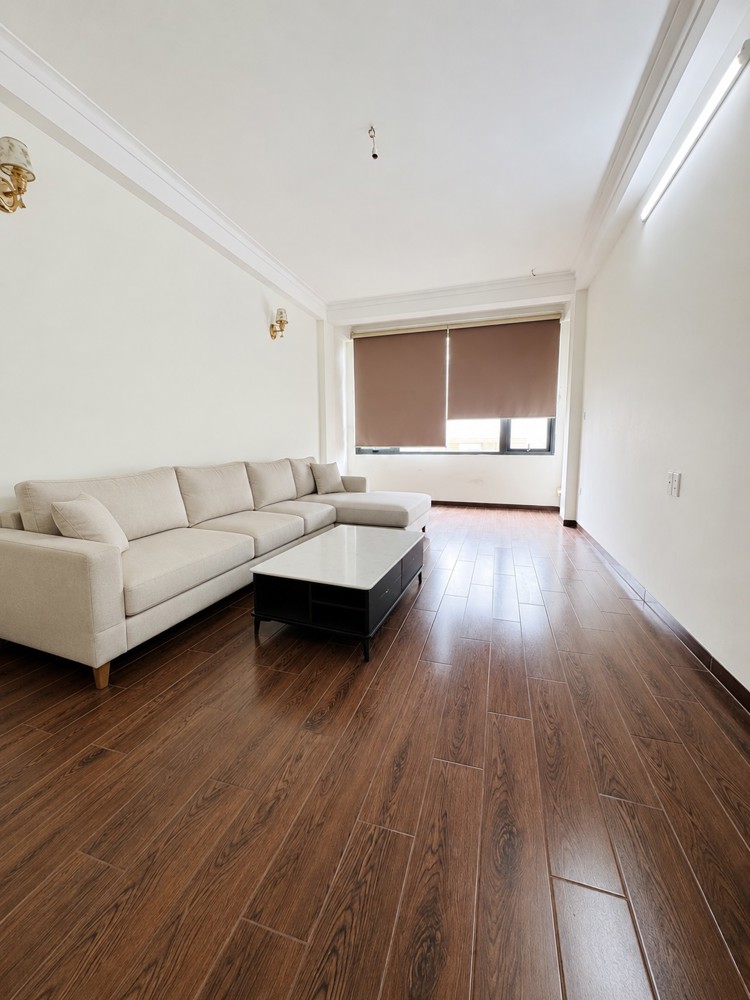 Nhà Phân Lô Thạch Bàn – View Công Viên – Gara Ô Tô – 5 Tầng Thang Máy Chờ