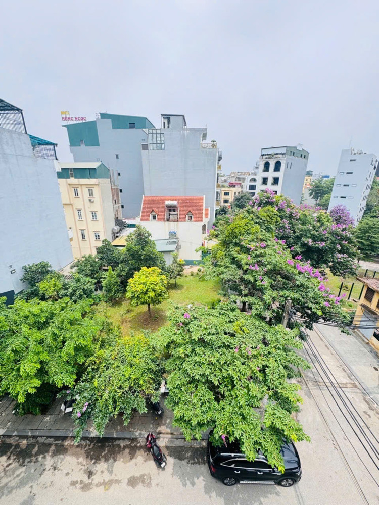 Nhà Phân Lô Thạch Bàn – View Công Viên – Gara Ô Tô – 5 Tầng Thang Máy Chờ