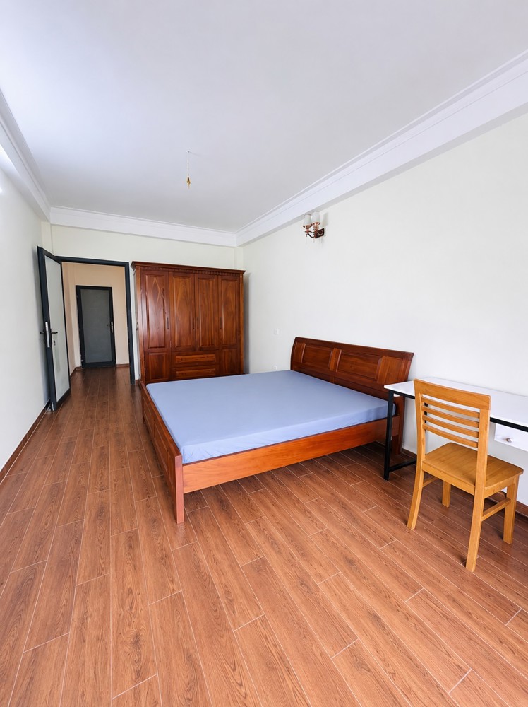 Nhà Phân Lô Thạch Bàn – View Công Viên – Gara Ô Tô – 5 Tầng Thang Máy Chờ