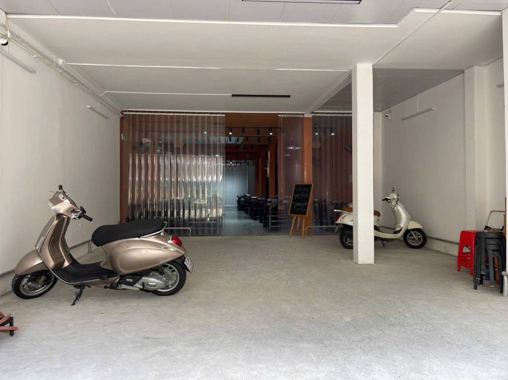 Quận Thủ Đức , Chốt Nhanh ! Sang Quán Lẩu Và Nướng, Quán Đẹp Và Mới Đang Có Doanh Thu , Mb : 7M