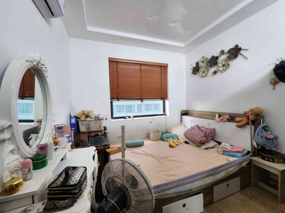 Căn Hộ Ruby City 4,2 Tỷ 70M Sẵn 3 Ngủ,Sổ Đỏ Đầy Đủ,Tầng View Đẹp, Long Biên