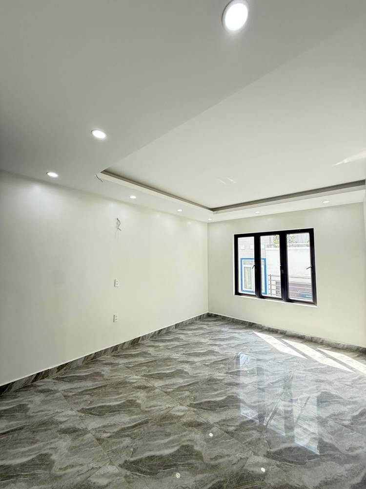 Bán Nhà Dân Xây Độc Lập Đường Trần Nguyên Hãn 50M² X 5 Tầng
