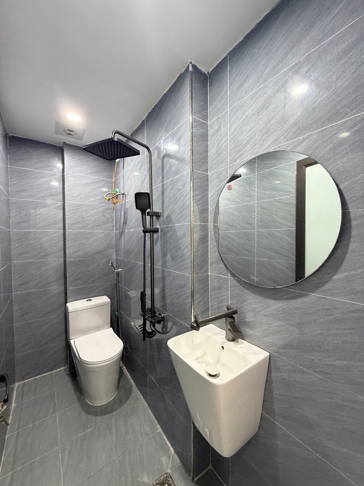 Bán Nhà Dân Xây Độc Lập Đường Trần Nguyên Hãn 50M² X 5 Tầng