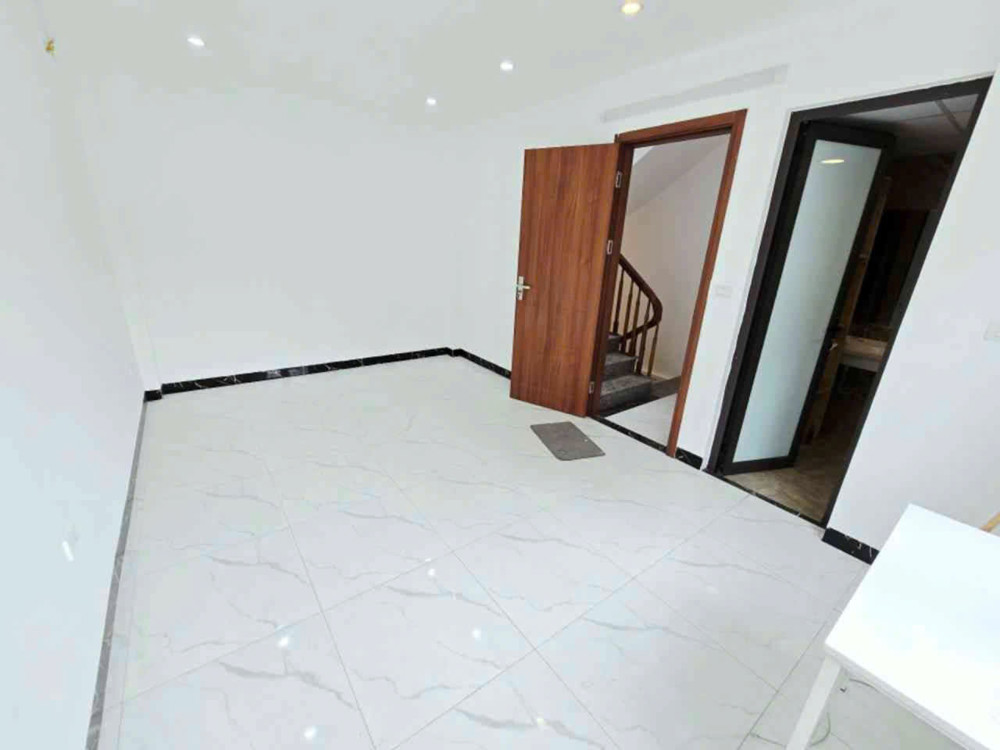 Nhà Đẹp 5 Tầng - 33M² Tại Phúc Lợi, Chỉ 6,2 Tỷ
