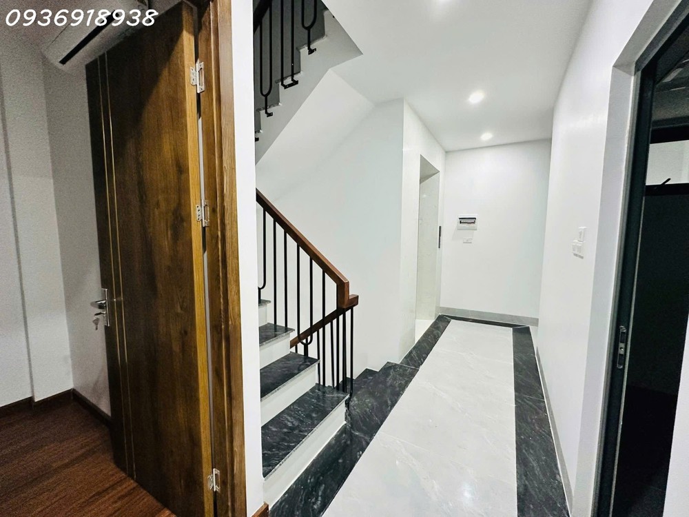 14.2 Tỷ-Phân Lô Ô Tô Vào Nhà-65M2 X 7T Thang Máy-Hàng Xóm Aeon Long Biên