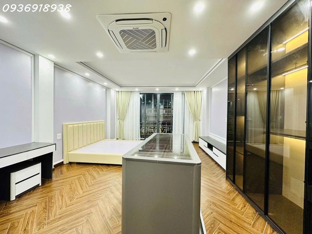 14.2 Tỷ-Phân Lô Ô Tô Vào Nhà-65M2 X 7T Thang Máy-Hàng Xóm Aeon Long Biên