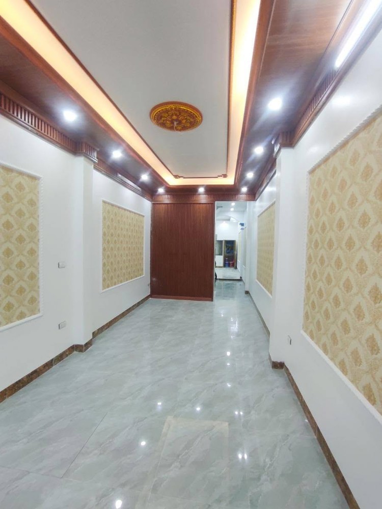 Tin Thật Nhà Bát Khối 11 Tỷ 60M Ô Tô Đỗ Cửa,Thang Máy Ở Thích