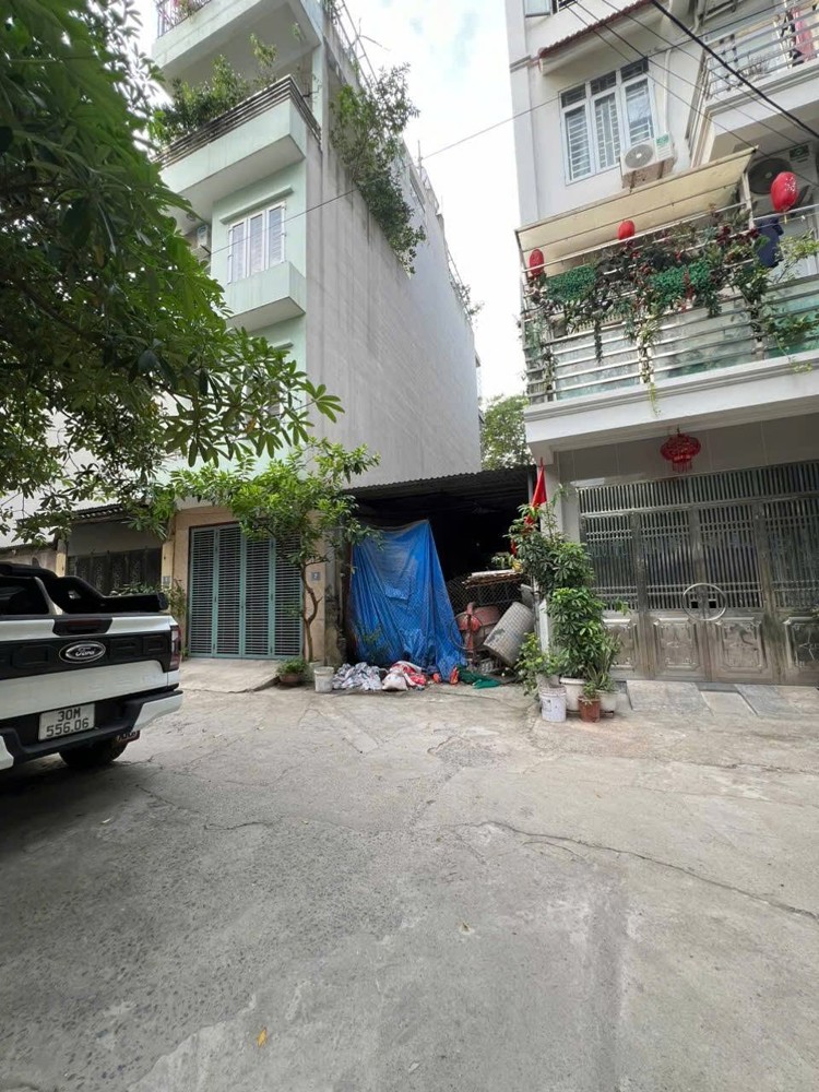 Tin Thật Bán Đất Phố Trạm Long Biên 10 Tỷ 70M Ô Tô Đỗ Cửa