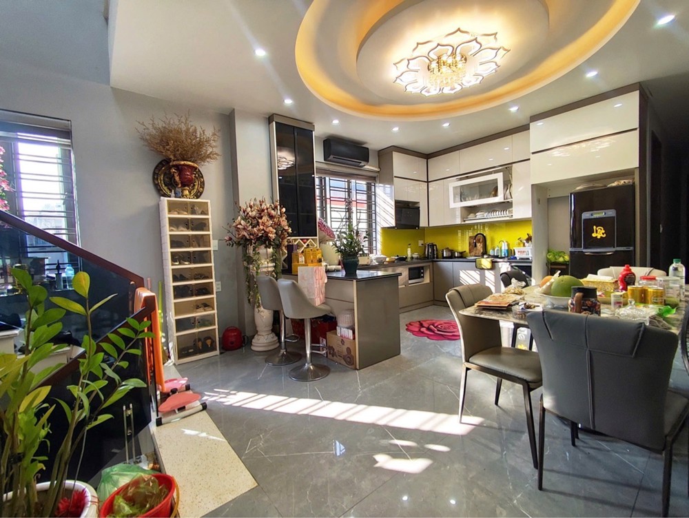 Nhà Mặt Đường Dư Hàng – 107,5M² X 4 Tầng, Lô Góc 2 Mặt Thoáng
