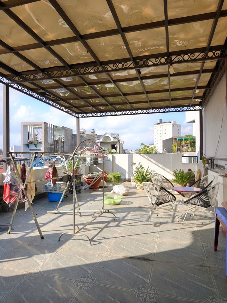 Nhà Mặt Đường Dư Hàng – 107,5M² X 4 Tầng, Lô Góc 2 Mặt Thoáng
