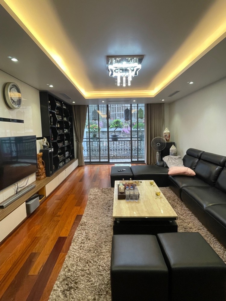Mặt Phố Hai Bà Trưng – 120M², Mặt Tiền 4,7M, Nhà Đẹp 4.5 Tầng