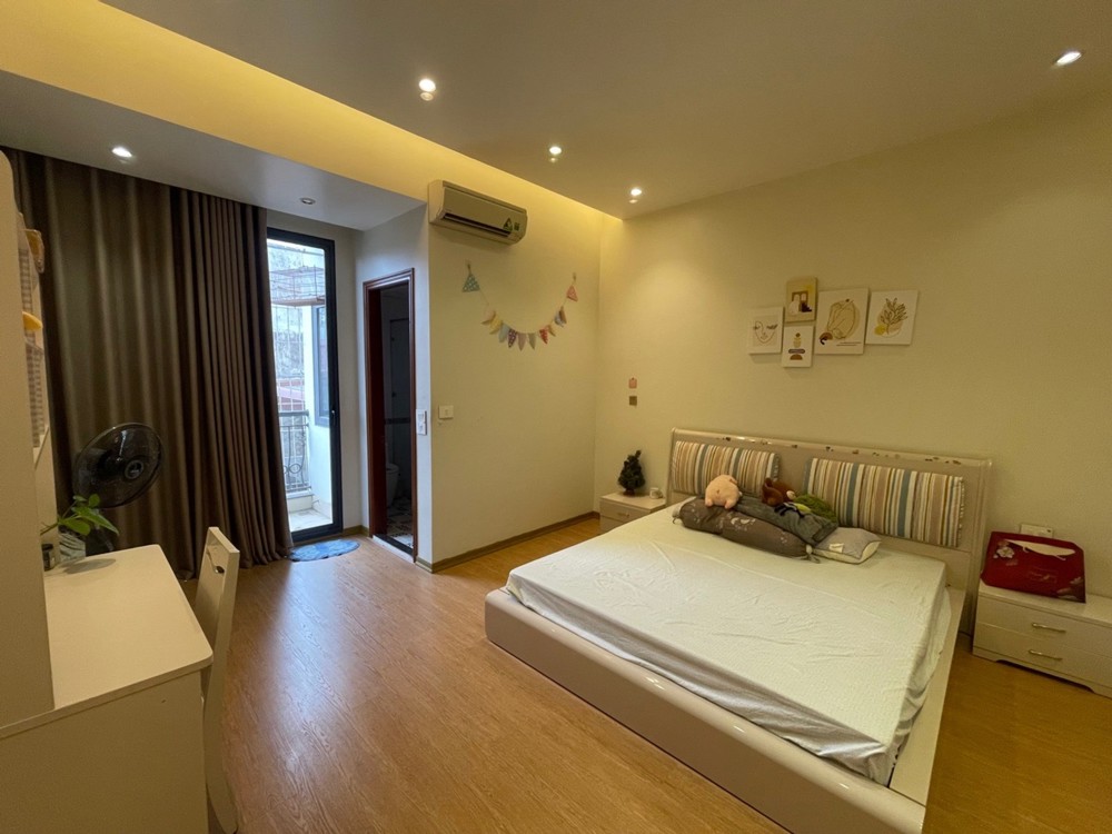 Mặt Phố Hai Bà Trưng – 120M², Mặt Tiền 4,7M, Nhà Đẹp 4.5 Tầng