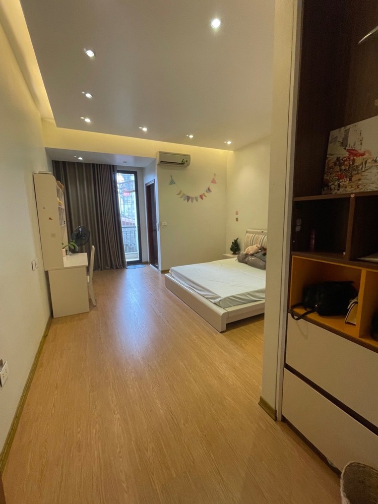 Mặt Phố Hai Bà Trưng – 120M², Mặt Tiền 4,7M, Nhà Đẹp 4.5 Tầng