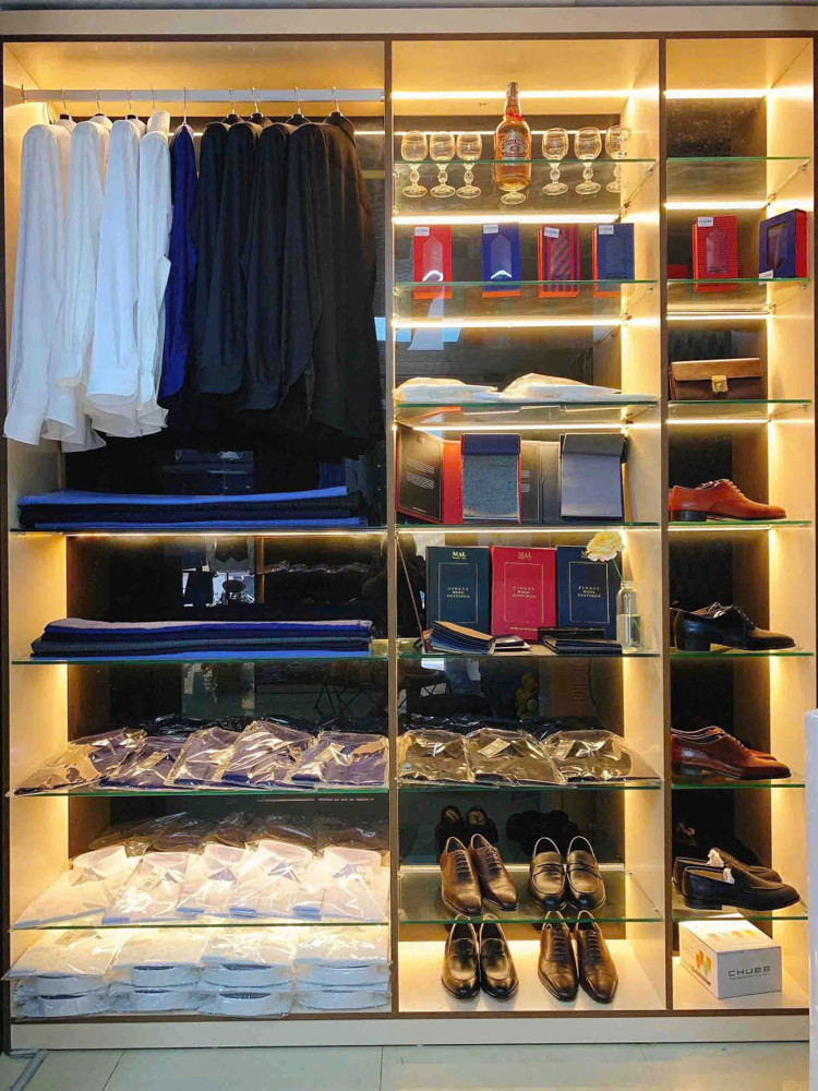 Sang Nhượng Gấp Shop Thời Trang Nam Cao Cấp – Mặt Phố Hoàng Cầu, Gần Ga Thái Hà, Hà Nội