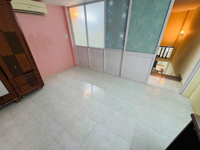 Chủ Vừa Gửi Trưa Nay! Chỉ Cách Đường Nguyễn Oanh 200M - Nhà 2 Tầng - 4.2M X 12M