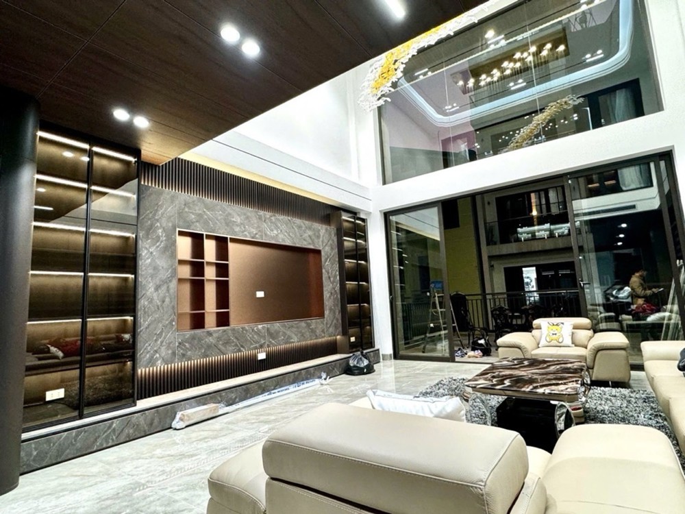 Bán Nhà Bồ Đề 120M2- 7 Tầng Thang Máy, Gara Ô Tô, Mặt Hồ Thoáng- 4X Tỷ