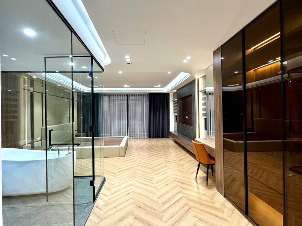 Bán Nhà Bồ Đề 120M2- 7 Tầng Thang Máy, Gara Ô Tô, Mặt Hồ Thoáng- 4X Tỷ