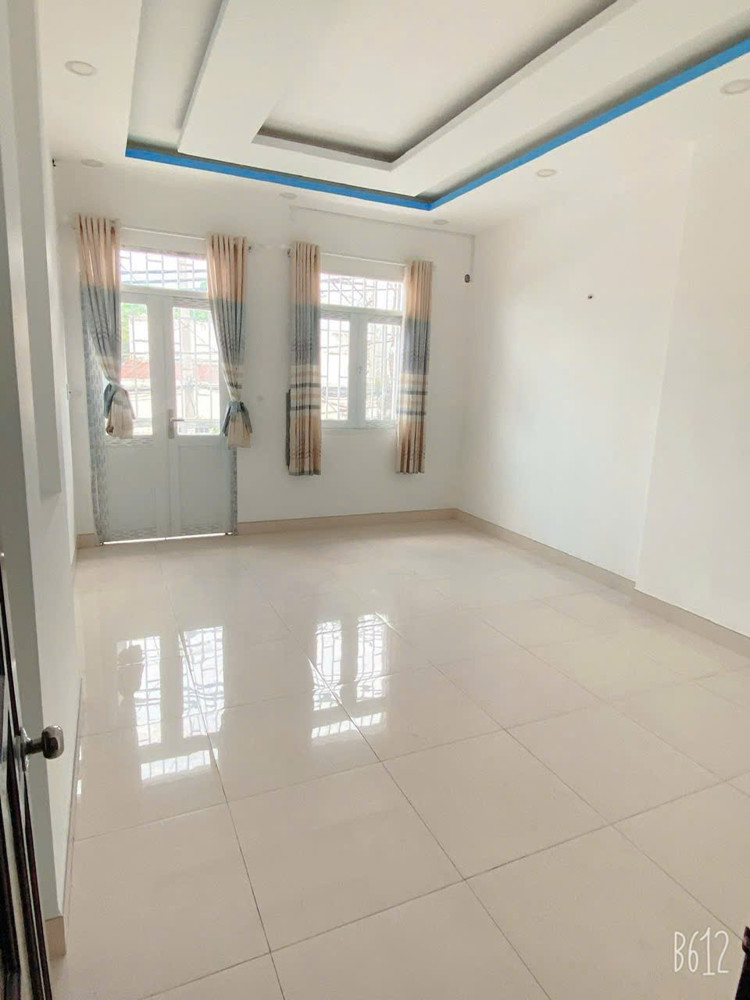 Bán Nhà Mặt Tiền Kinh Doanh Ngày Đêm- Ngay Đầm Sen- Đang Có Dòng Tiền 240Tr/năm - 3Tầng Btct - Chỉ