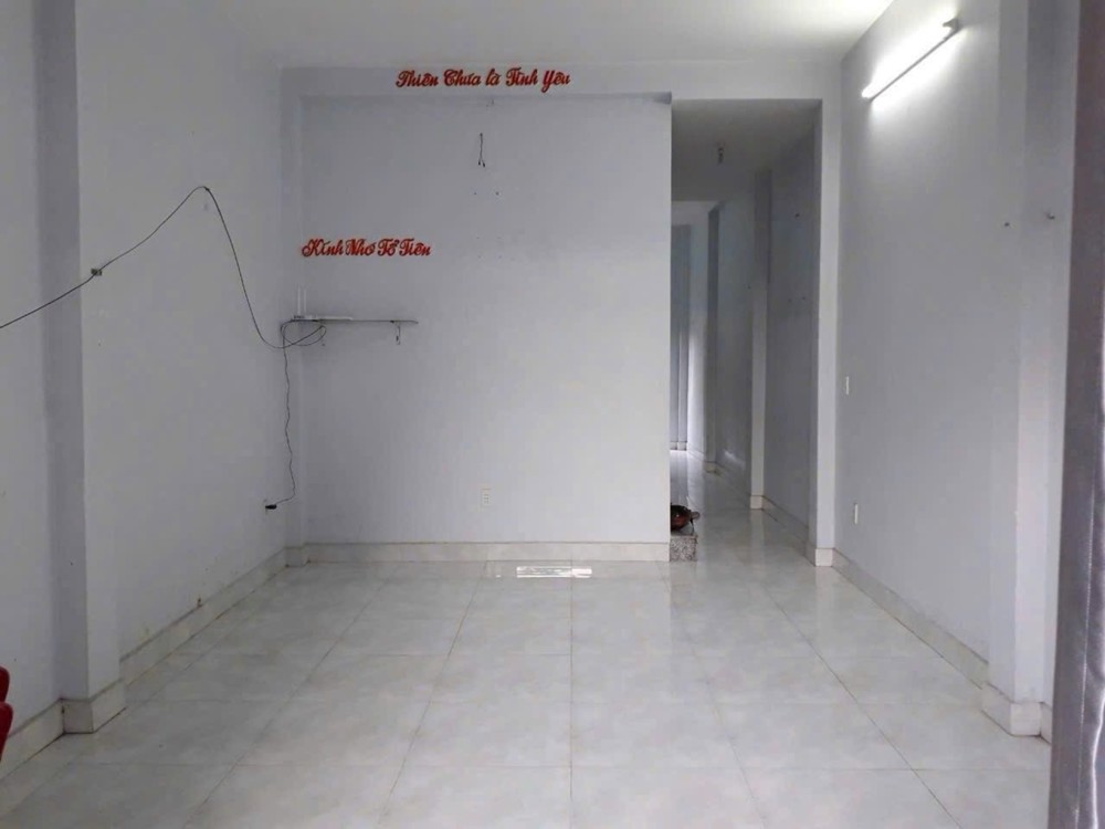 [L2539*] Nhà 2 Tầng Vuông Vức Sát Đh Văn Hiến – Giá 3.X Tỷ