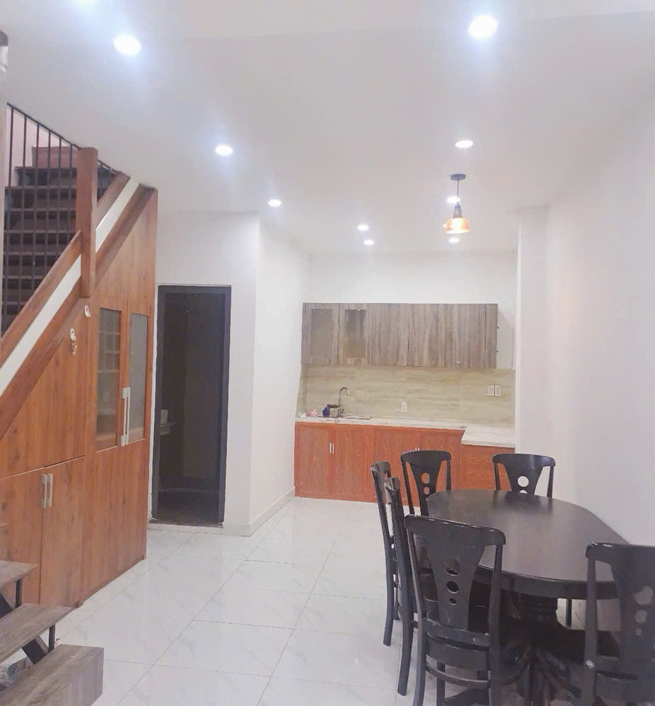 Nhà Phố Đẹp, G.iá Tốt Lái Thiêu- 2 Tầng– Nhỉnh 3T - Đường Xe Tải - Ôtô Đậu Trước Nhà - Kdc Tri Thức
