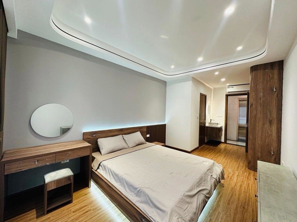 Hàng Hiếm Ngọc Thuỵ - Long Biển- Phân Lô - 7 Tầng Thang Máy - Ô Tô Gần- Ngõ Rộng Thoáng-Nhà Mới 