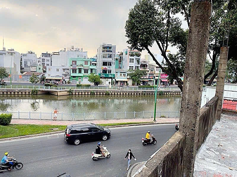 Bán Nhà 2 Tầng Mtkd Đ.trường Sa & Trần Quang Diệu, Quận 3 - Ngang Lớn 10M*8m Vuông Đẹp - Full Thổ