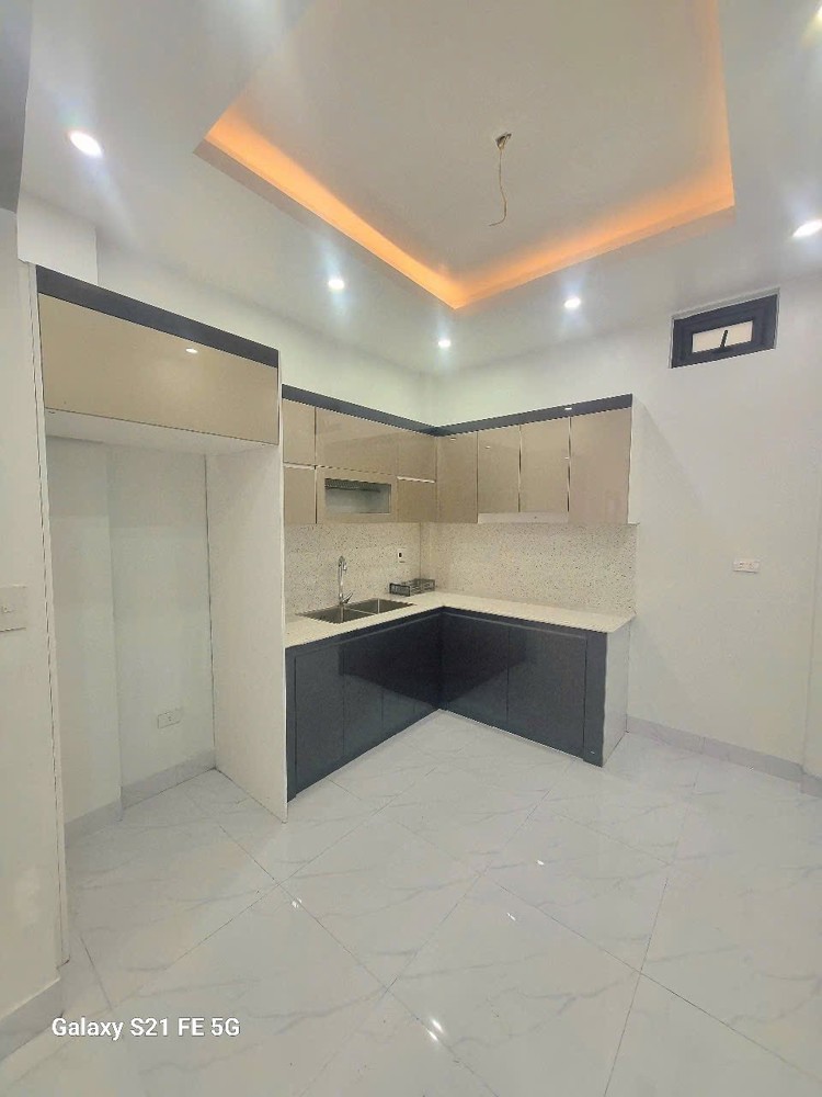 Bán Nhà Kì Bá, 3 Tầng Mới Đẹp, Giá Nhỉnh 2 Tỷ