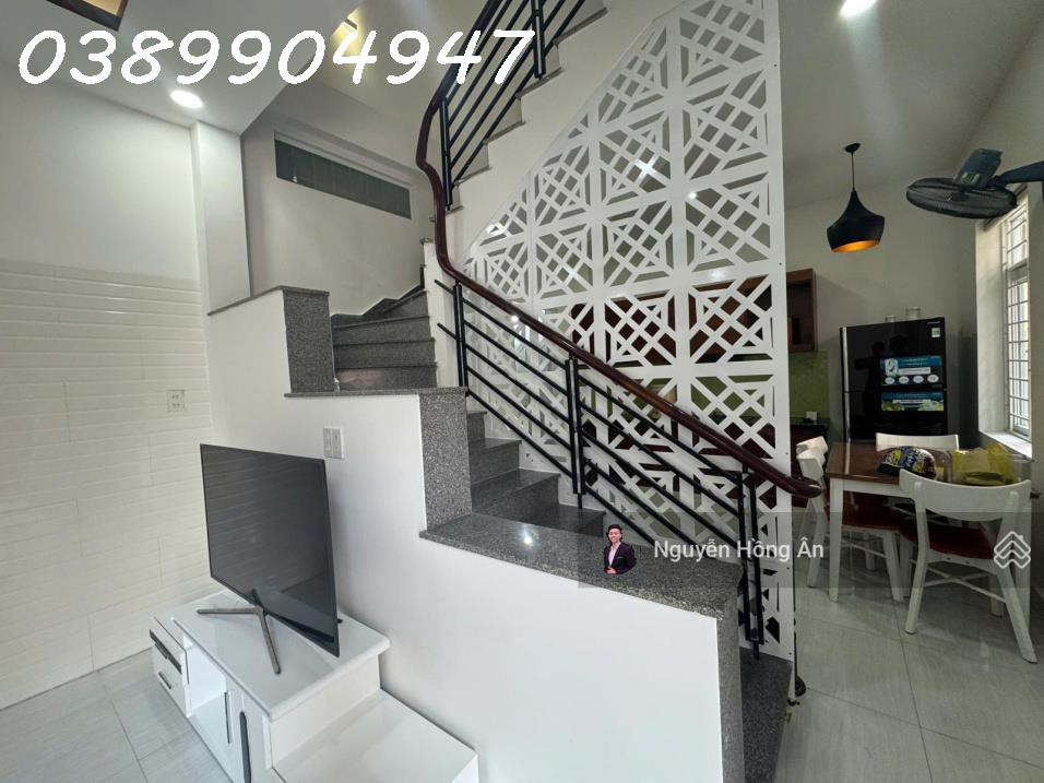 Bán Nhà 3 Tầng Góc 2 Mặt Tiền Hẻm Oto Tới Nhà Tttp Nha Trang Gần Biển, Ngang 9M, Giá 8,4 Tỷ Có Tl