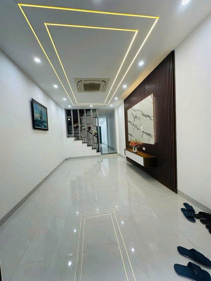 Chỉ 9.9 Tỷ-35M X 5T-Duy Nhất 1 Căn Có Thang Máy-Ở Ngay-Giá Quá Rẻ-Kim Mã, Ba Đình, Hn