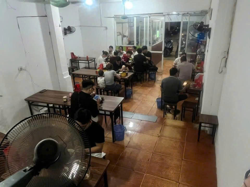 Sang Nhượng Quán Bánh Cuốn - Bún Chả - Gà Ác Tần - Cơm Gà Xối Mỡ Đang Kinh Doanh Tốt Tại An Khánh,