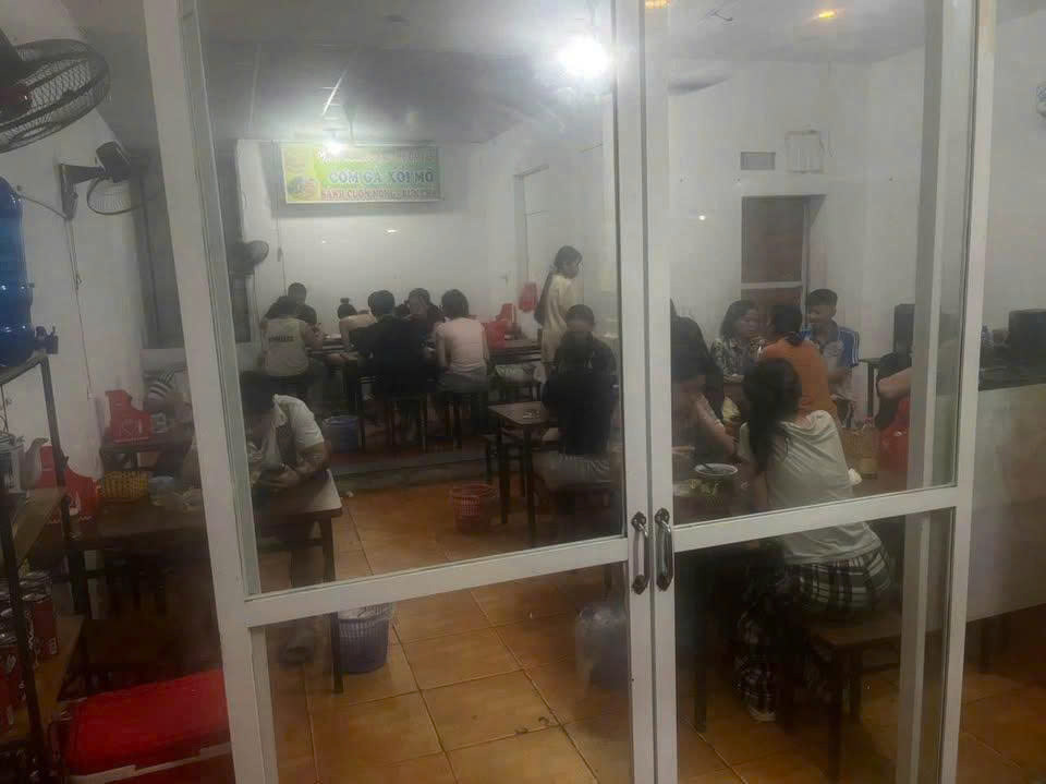 Sang Nhượng Quán Bánh Cuốn - Bún Chả - Gà Ác Tần - Cơm Gà Xối Mỡ Đang Kinh Doanh Tốt Tại An Khánh,