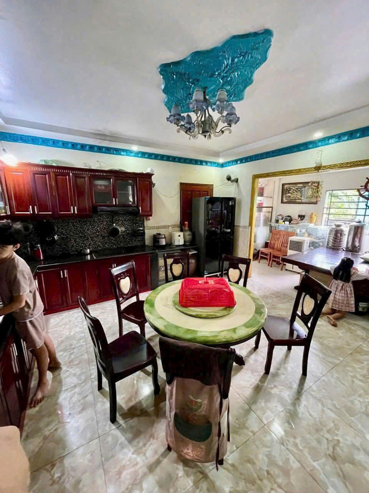 Chủ Ngộp Bán Gấp Nhà Góc 2 Mặt Tiền Kdc Hoàng Hải – Bà Điểm